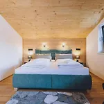 Premium Areit By We Rent, Summercard Included 滨湖采尔